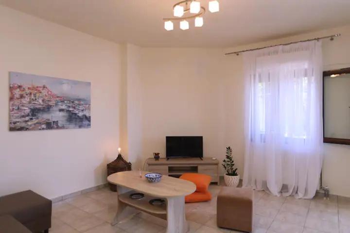 Skopelos Chara'S Lux Apartment Ngoại thất bức ảnh
